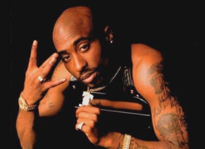 30 frases de Tupac repletas de críticas e muita personalidade
