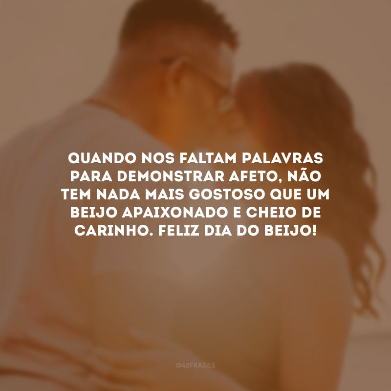 Quando nos faltam palavras para demonstrar afeto, não tem nada mais gostoso que um beijo apaixonado e cheio de carinho. Feliz Dia do Beijo!