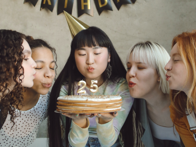 30 frases de aniversário de 25 anos para celebrar a juventude com alegria